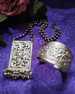 Load image into Gallery viewer, Ekani Chitai Work Brass Silver Necklace Combo Set
