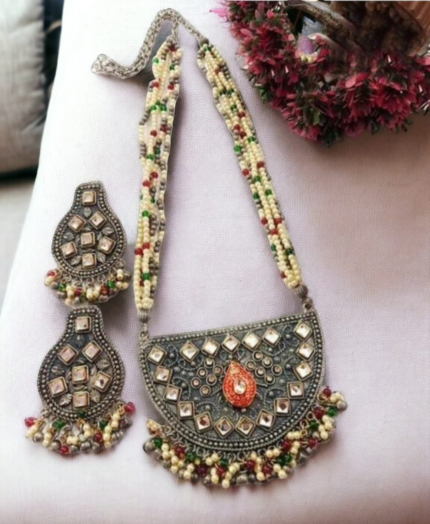 Ekani Rubina Kundan & Mirror Brass Alloy Black Polish Jewellery Necklace Set