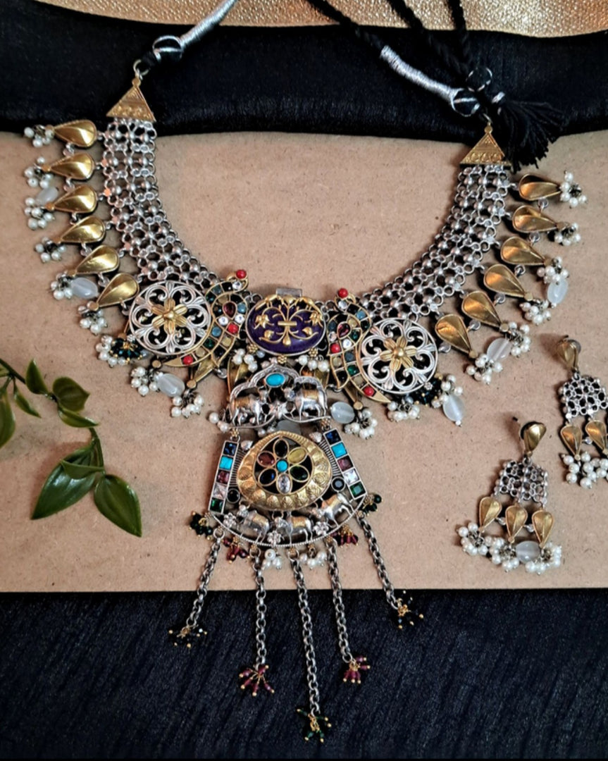 Ekani Aradhaya Pachi Kundan Dual Tone Necklace Set