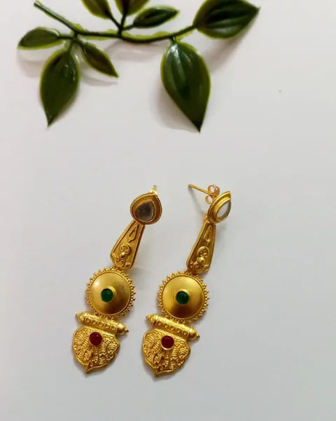 Ekani Zunida 1 Gram Gold Polish Brass Kundan Stone Earrings