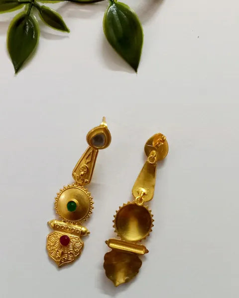 Ekani Zunida 1 Gram Gold Polish Brass Kundan Stone Earrings