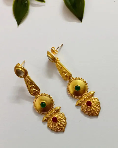 Ekani Zunida 1 Gram Gold Polish Brass Kundan Stone Earrings