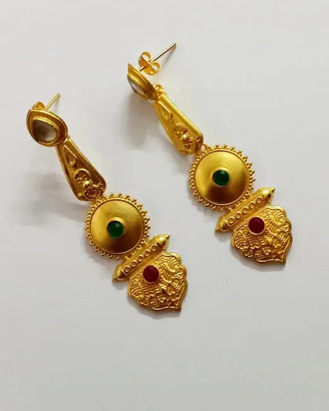 Ekani Zunida 1 Gram Gold Polish Brass Kundan Stone Earrings